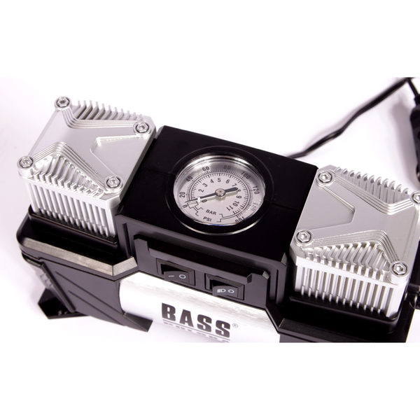 Мини-компрессор автомобильный с набором насадок Bass Polska 4524