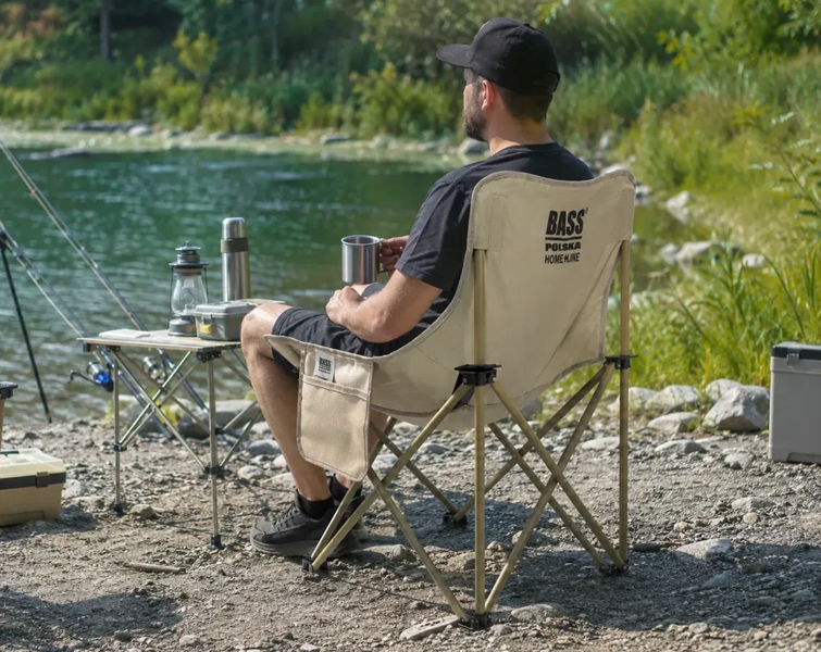 Складане туристичне крісло Bass Polska BH 30035 із бічною кишенею, кемпінгове крісло для риболовлі, пікніка та відпочинку, бежеве